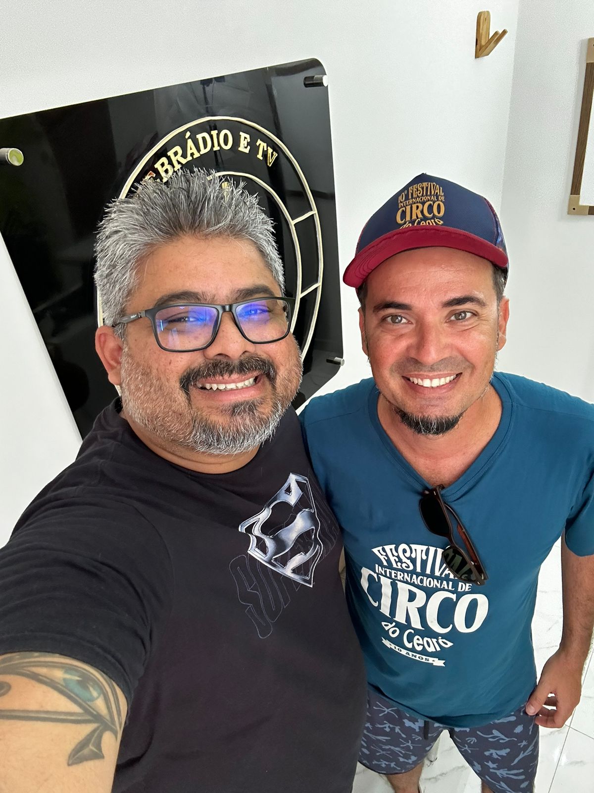 PROF. JOTABÊ JÚNIOR RECEBEU ANGELO MÁRCIO 10º FICC